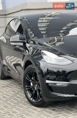 Внедорожник / Кроссовер Tesla Model Y 2021 в 