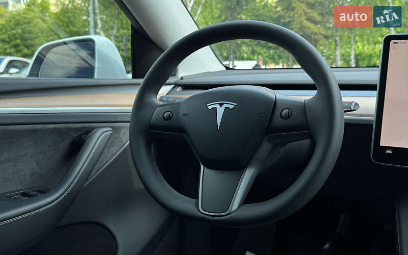 Внедорожник / Кроссовер Tesla Model Y 2023 в Львове