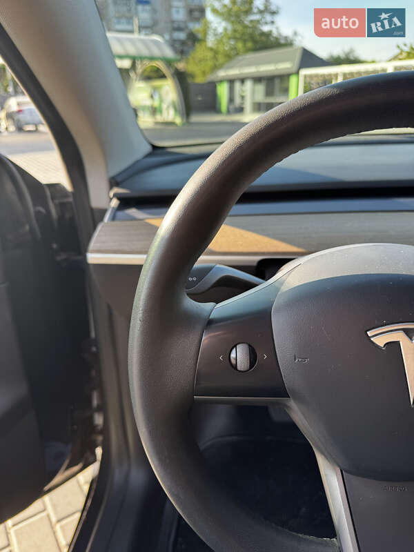 Внедорожник / Кроссовер Tesla Model Y 2020 в Киеве