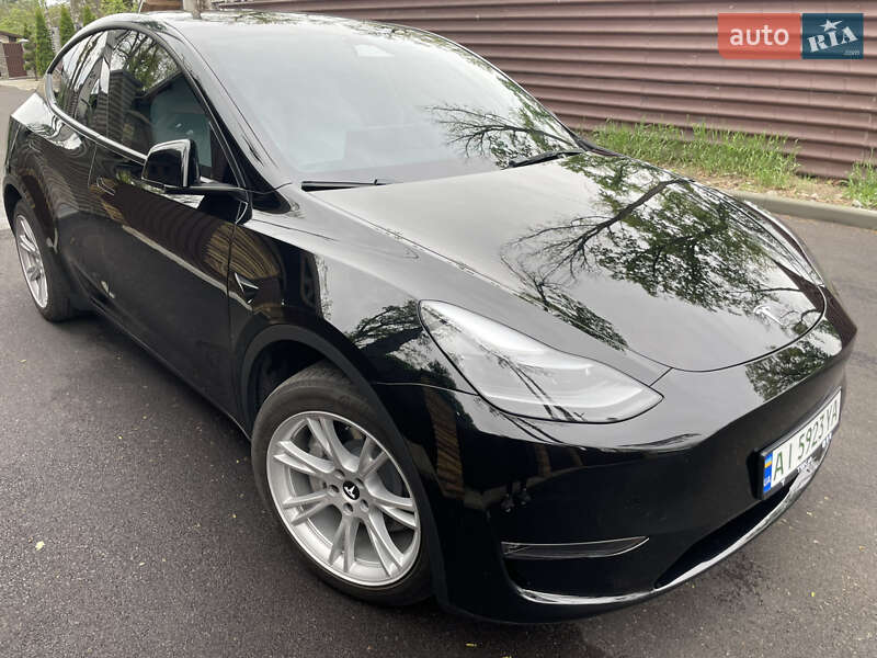 Tesla Model Y 2023