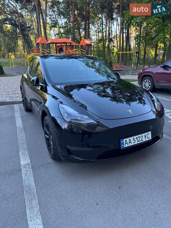Внедорожник / Кроссовер Tesla Model Y 2024 в Киеве