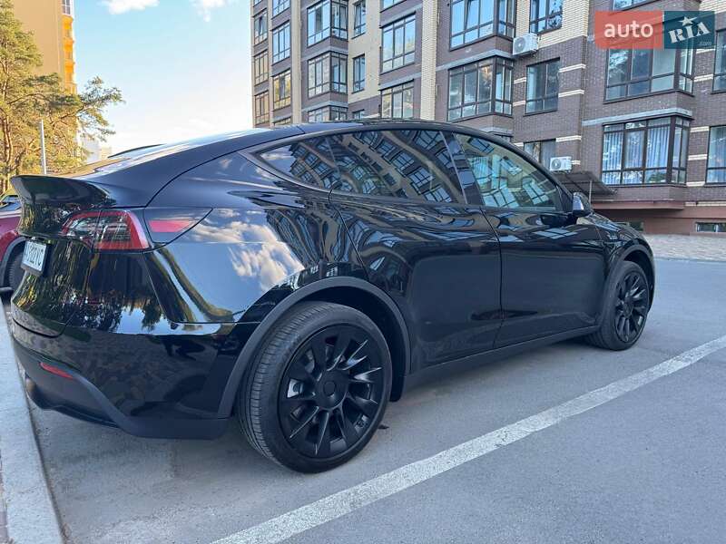 Внедорожник / Кроссовер Tesla Model Y 2024 в Киеве