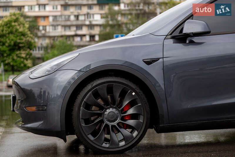 Внедорожник / Кроссовер Tesla Model Y 2022 в Киеве