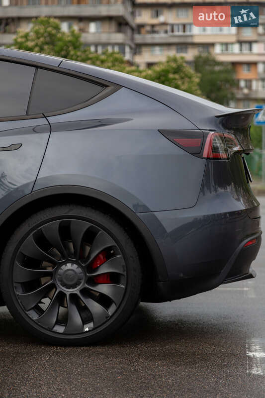 Внедорожник / Кроссовер Tesla Model Y 2022 в Киеве