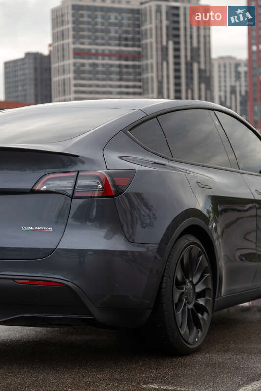 Внедорожник / Кроссовер Tesla Model Y 2022 в Киеве