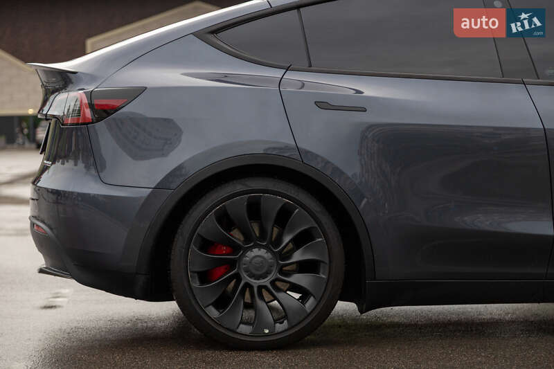 Внедорожник / Кроссовер Tesla Model Y 2022 в Киеве