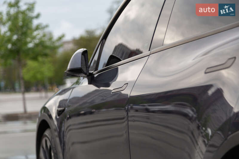 Внедорожник / Кроссовер Tesla Model Y 2022 в Киеве