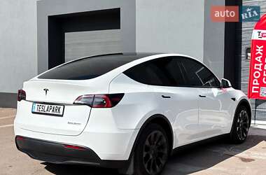 Внедорожник / Кроссовер Tesla Model Y 2021 в 