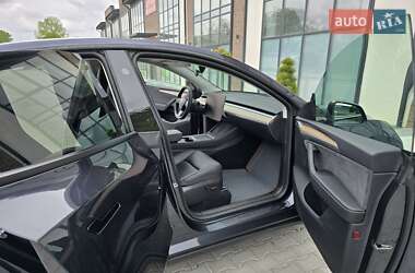 Внедорожник / Кроссовер Tesla Model Y 2024 в 