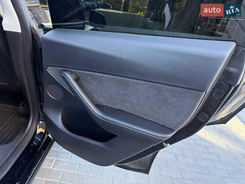 Внедорожник / Кроссовер Tesla Model Y 2021 в Полтаве
