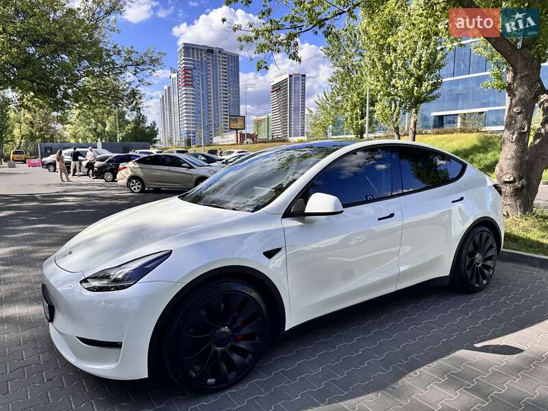 Позашляховик / Кросовер Tesla Model Y 2022 в Києві