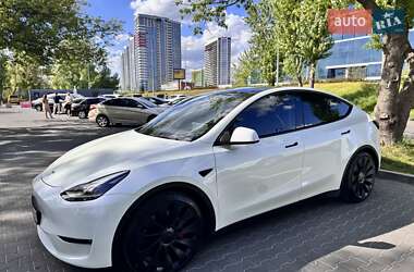 Позашляховик / Кросовер Tesla Model Y 2022 в 
