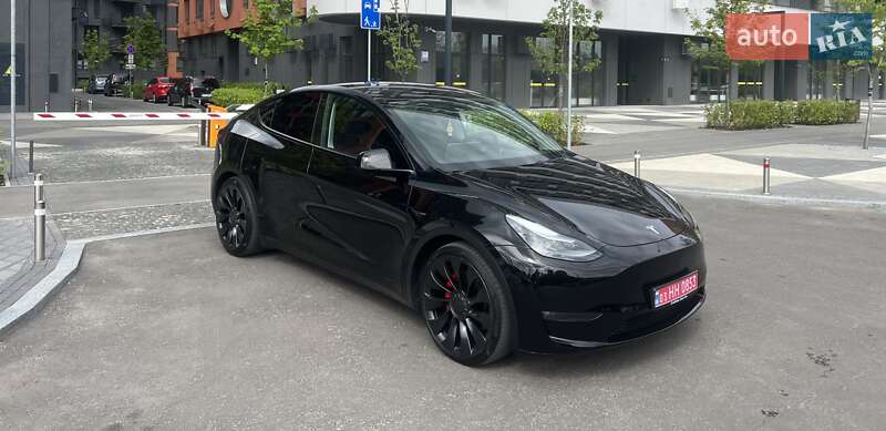 Позашляховик / Кросовер Tesla Model Y 2023 в 