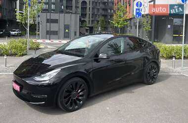 Позашляховик / Кросовер Tesla Model Y 2023 в 