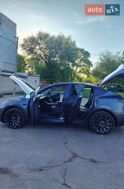 Позашляховик / Кросовер Tesla Model Y 2023 в 