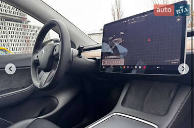 Позашляховик / Кросовер Tesla Model Y 2021 в 