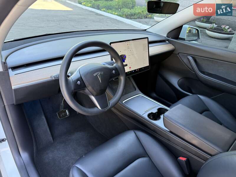 Позашляховик / Кросовер Tesla Model Y 2021 в Кам'янському