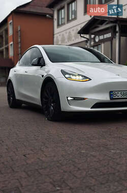 Внедорожник / Кроссовер Tesla Model Y 2021 в 