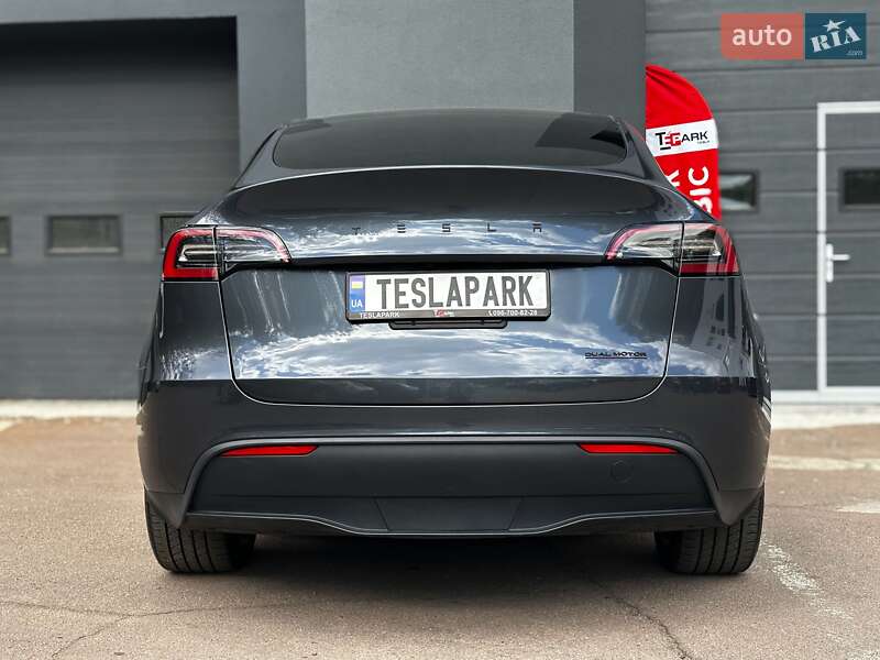 Внедорожник / Кроссовер Tesla Model Y 2023 в Киеве