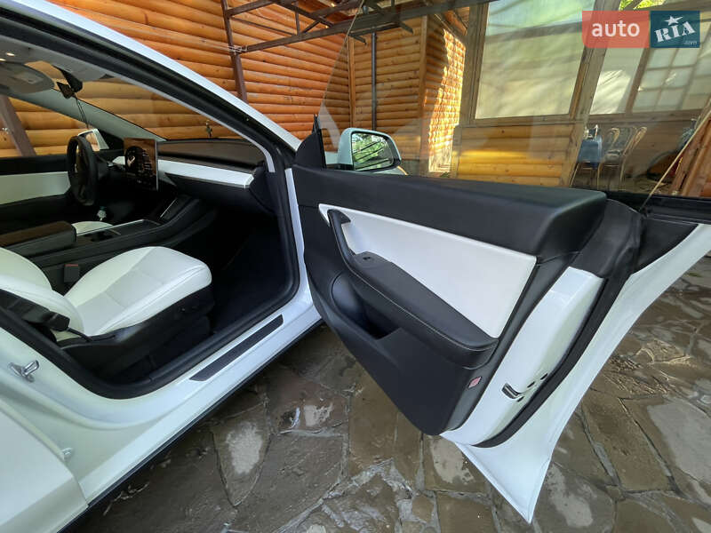 Внедорожник / Кроссовер Tesla Model Y 2021 в Днепре