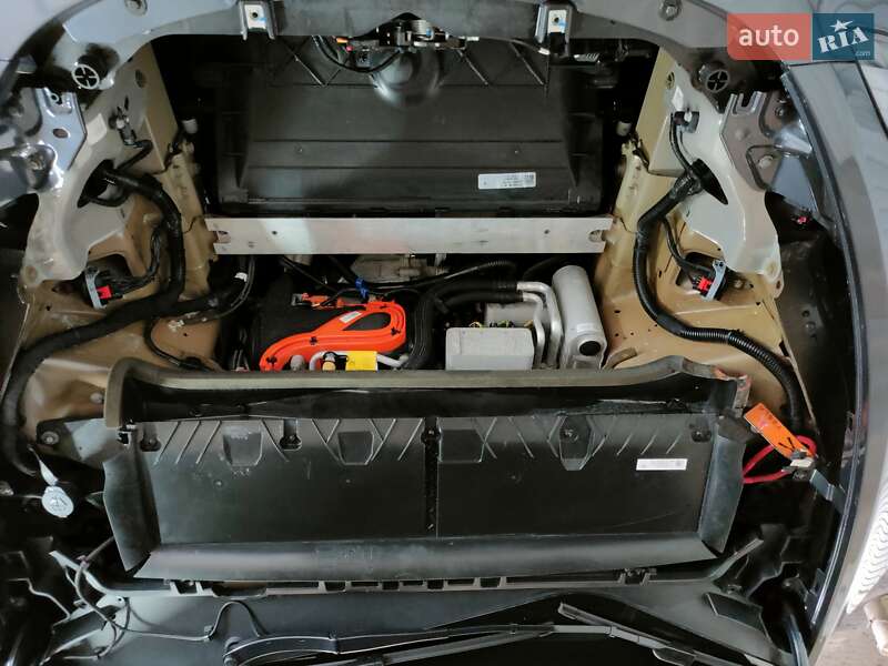 Позашляховик / Кросовер Tesla Model Y 2023 в Києві