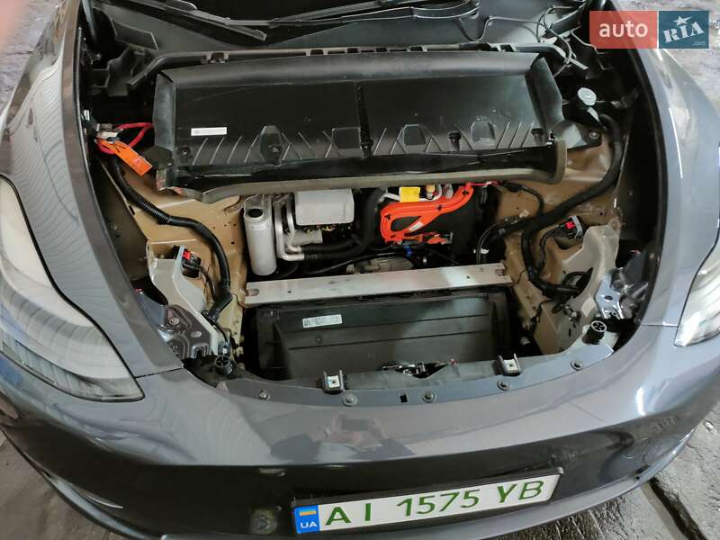 Позашляховик / Кросовер Tesla Model Y 2023 в Києві