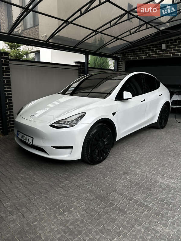Tesla Model Y 2022