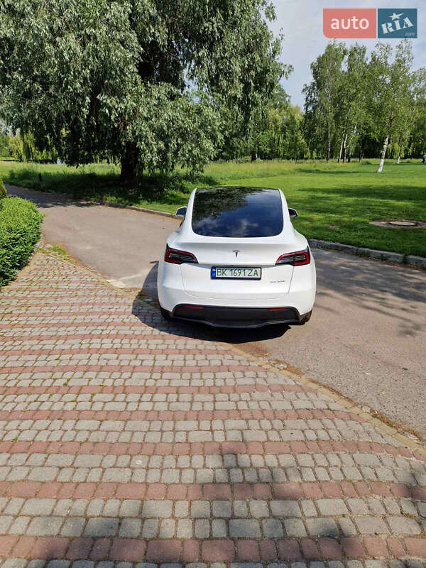 Внедорожник / Кроссовер Tesla Model Y 2023 в Ровно