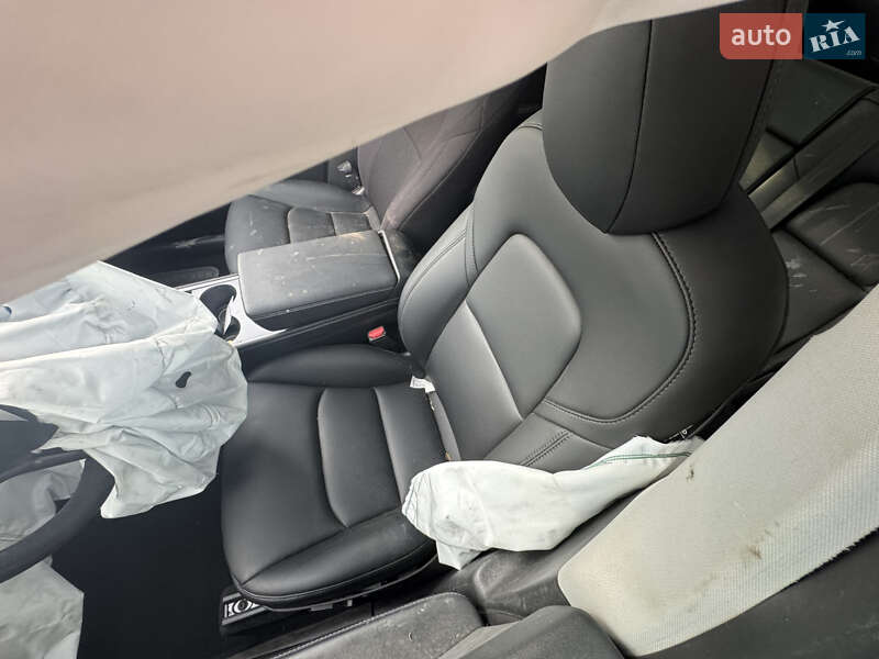 Внедорожник / Кроссовер Tesla Model Y 2021 в Ужгороде