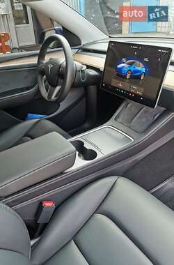 Внедорожник / Кроссовер Tesla Model Y 2024 в 