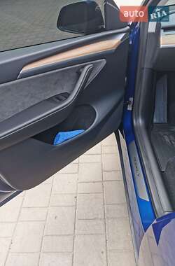 Внедорожник / Кроссовер Tesla Model Y 2024 в 