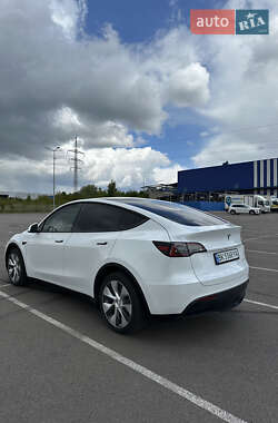 Внедорожник / Кроссовер Tesla Model Y 2021 в 