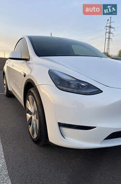 Внедорожник / Кроссовер Tesla Model Y 2021 в 