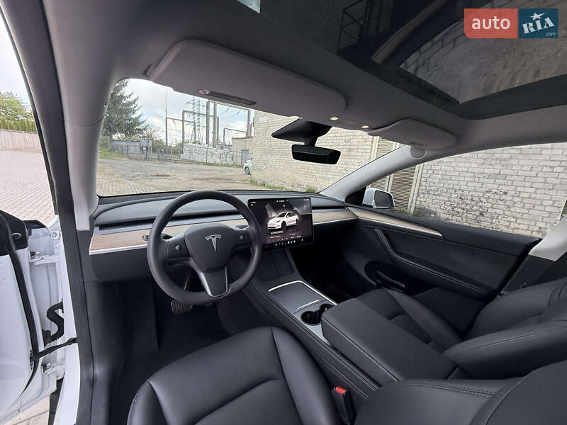 Внедорожник / Кроссовер Tesla Model Y 2023 в Тернополе