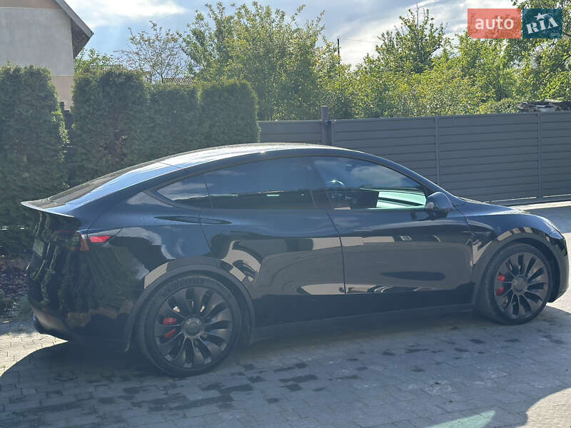 Позашляховик / Кросовер Tesla Model Y 2022 в Львові