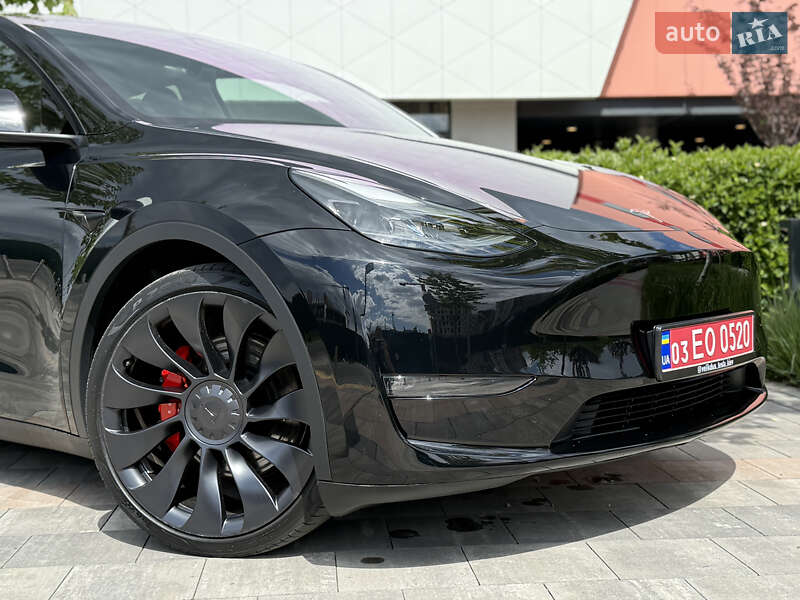 Внедорожник / Кроссовер Tesla Model Y 2023 в Киеве