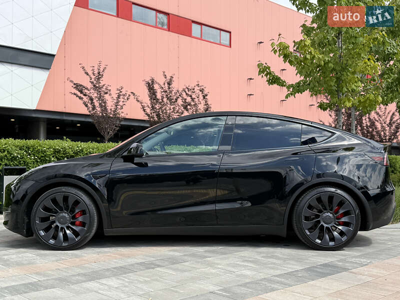 Внедорожник / Кроссовер Tesla Model Y 2023 в Киеве
