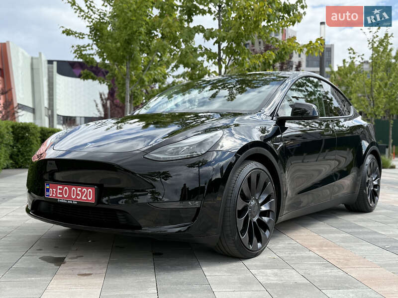 Внедорожник / Кроссовер Tesla Model Y 2023 в Киеве