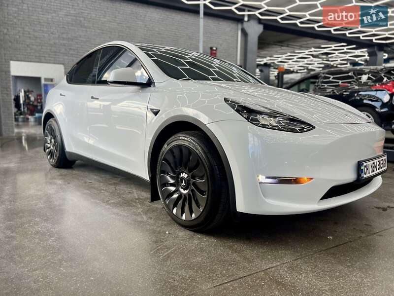 Tesla Model Y 2023