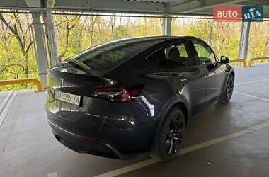 Позашляховик / Кросовер Tesla Model Y 2024 в 