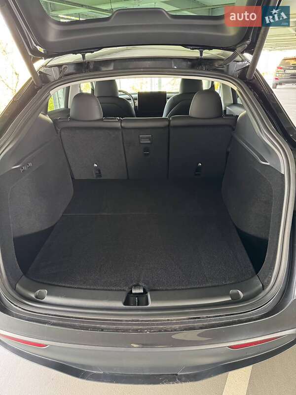 Внедорожник / Кроссовер Tesla Model Y 2024 в Киеве