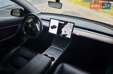 Позашляховик / Кросовер Tesla Model Y 2021 в 