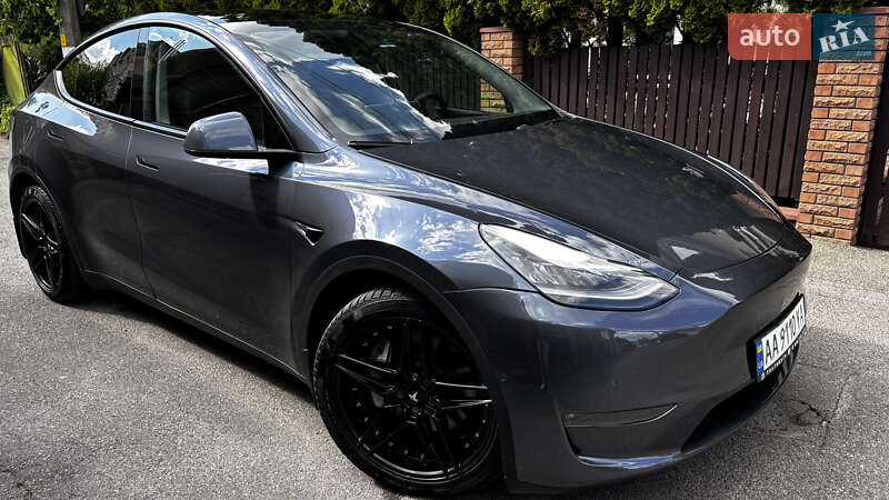 Внедорожник / Кроссовер Tesla Model Y 2020 в Киеве