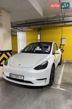 Внедорожник / Кроссовер Tesla Model Y 2021 в 