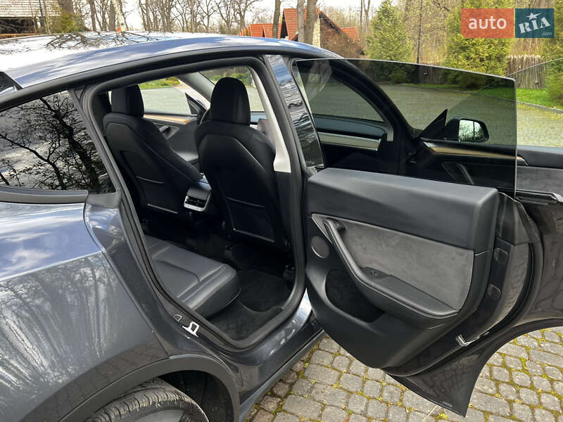 Позашляховик / Кросовер Tesla Model Y 2023 в Львові