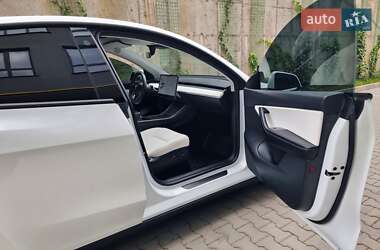 Позашляховик / Кросовер Tesla Model Y 2021 в 