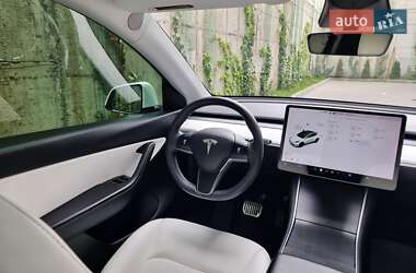 Позашляховик / Кросовер Tesla Model Y 2021 в 