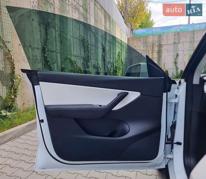 Позашляховик / Кросовер Tesla Model Y 2021 в Хмельницькому