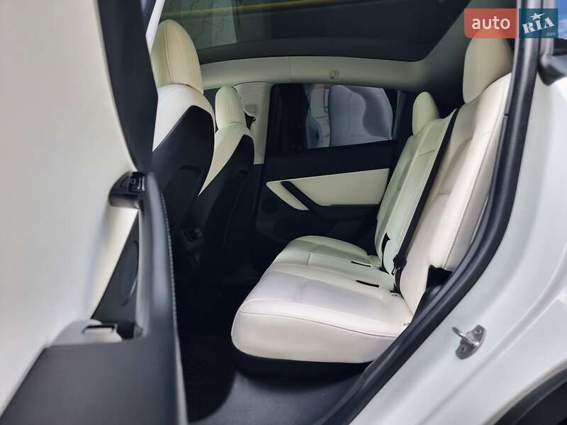 Позашляховик / Кросовер Tesla Model Y 2021 в Хмельницькому