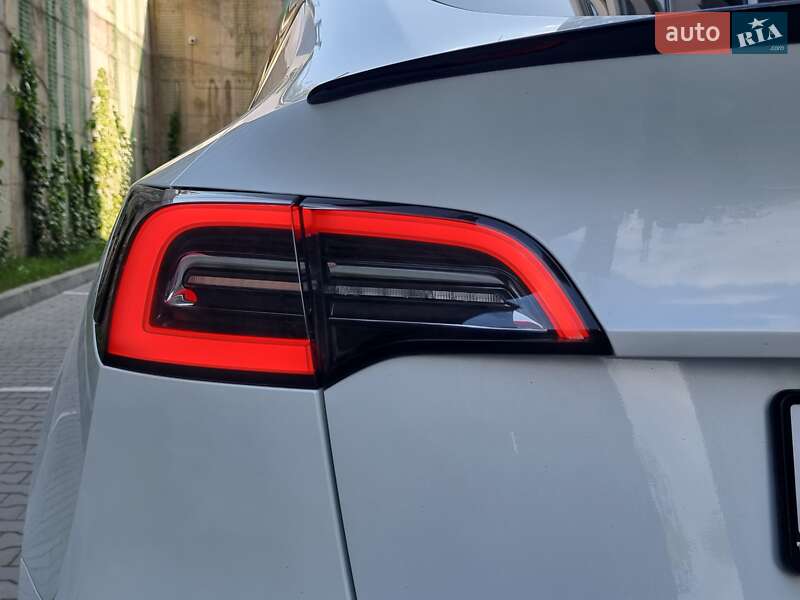 Позашляховик / Кросовер Tesla Model Y 2021 в Хмельницькому